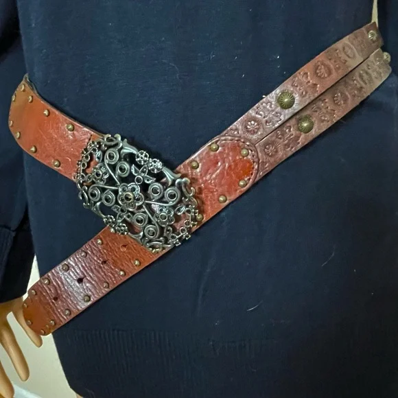 Women's FOSSIL Brown TOOLED Leather STUDDED Rhinestone BOHEMIAN Hippie BELT M - Picture 3 of 4